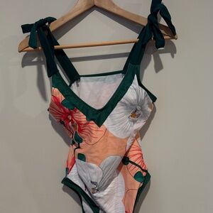 Floral bathing suit w/coverup